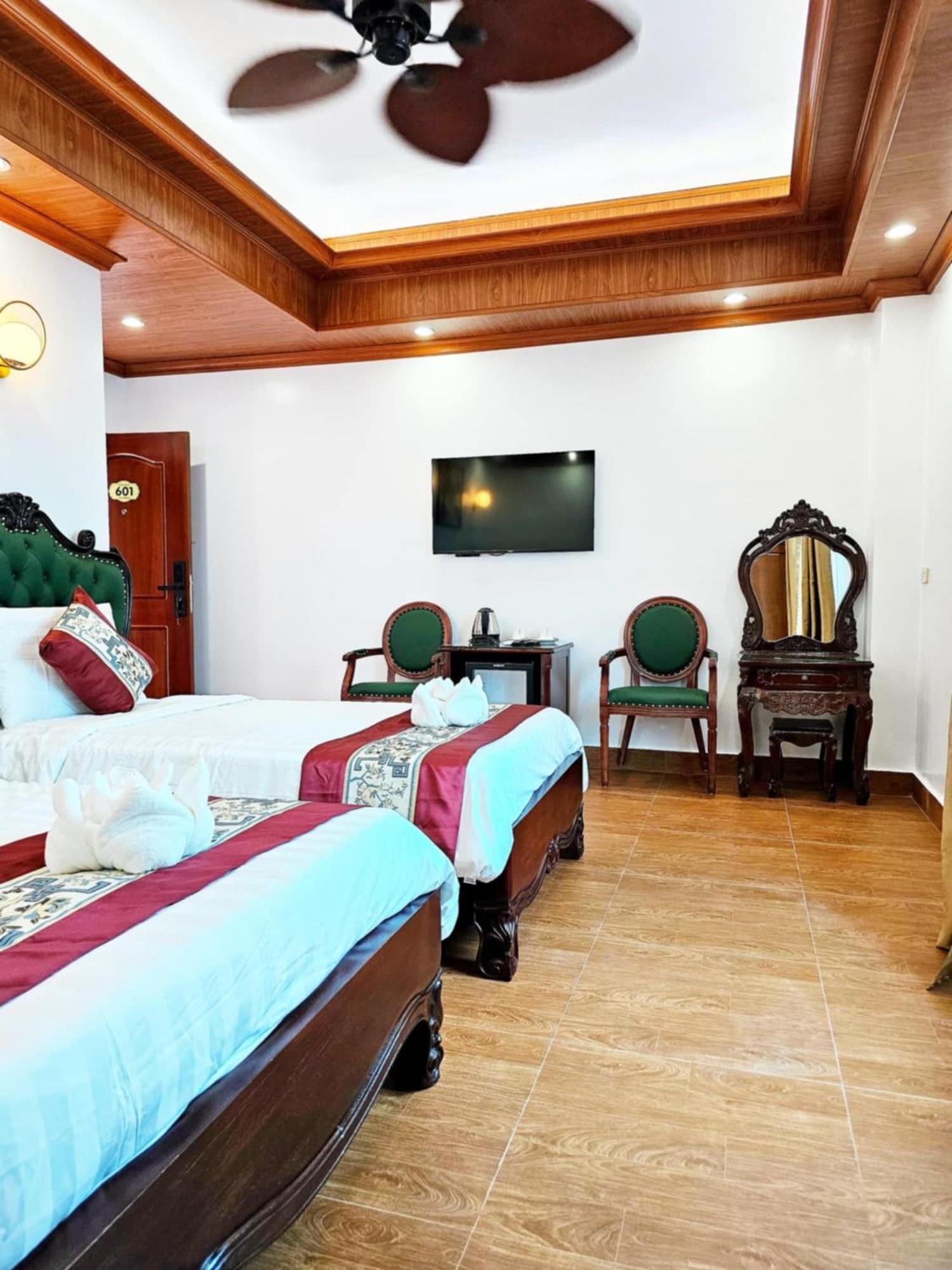 Sky Hotel Vang Vieng Εξωτερικό φωτογραφία
