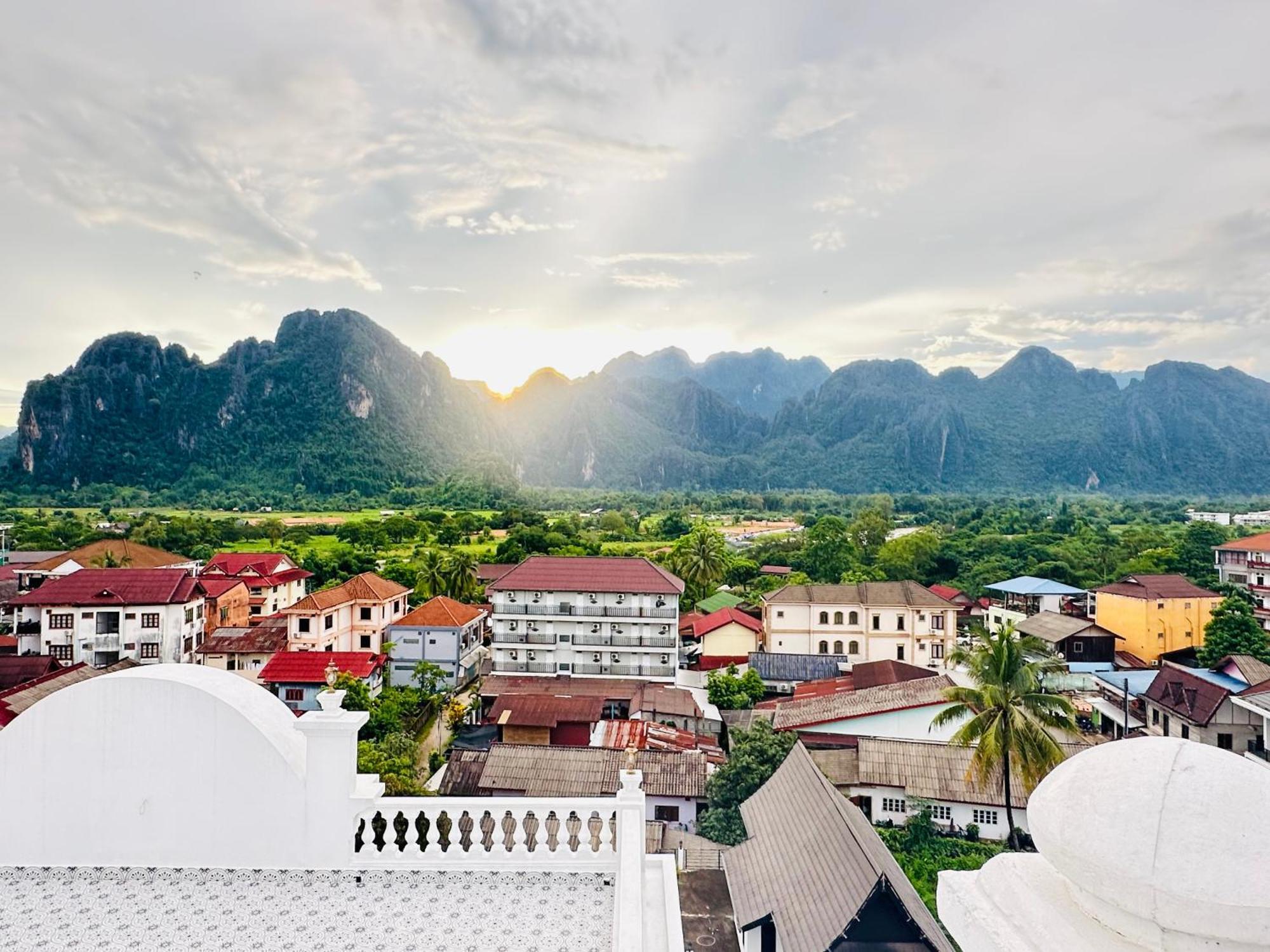 Sky Hotel Vang Vieng Εξωτερικό φωτογραφία