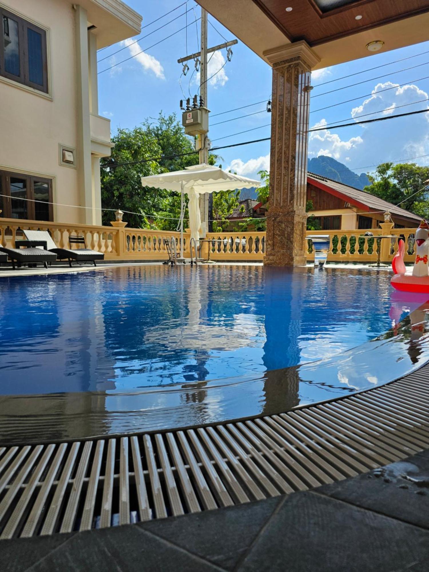 Sky Hotel Vang Vieng Εξωτερικό φωτογραφία