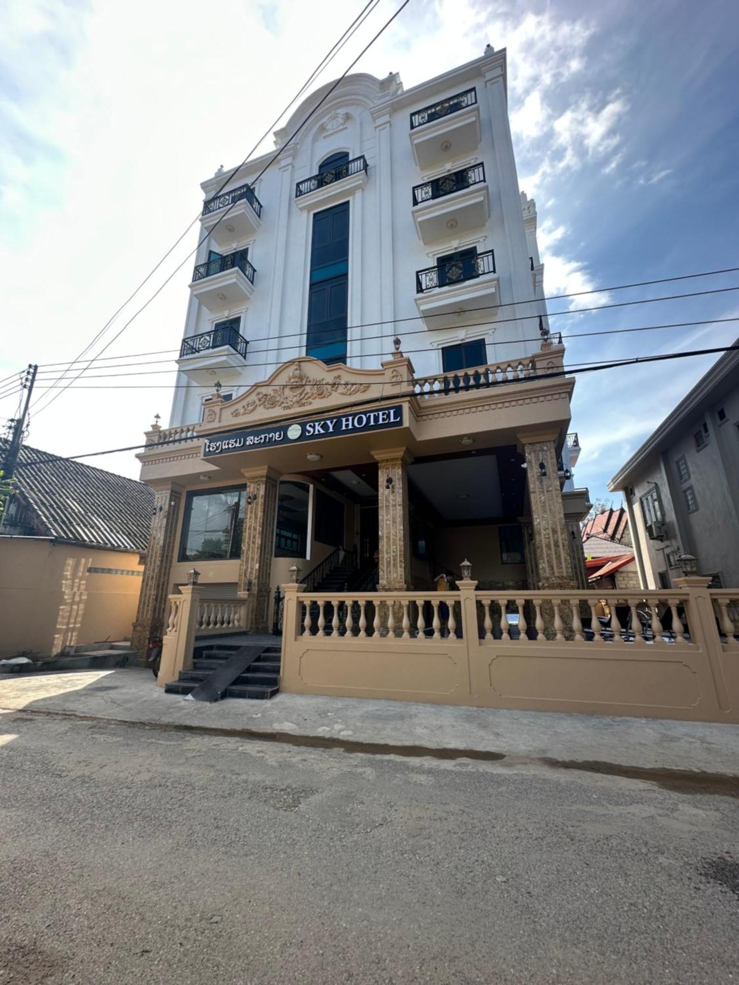 Sky Hotel Vang Vieng Εξωτερικό φωτογραφία
