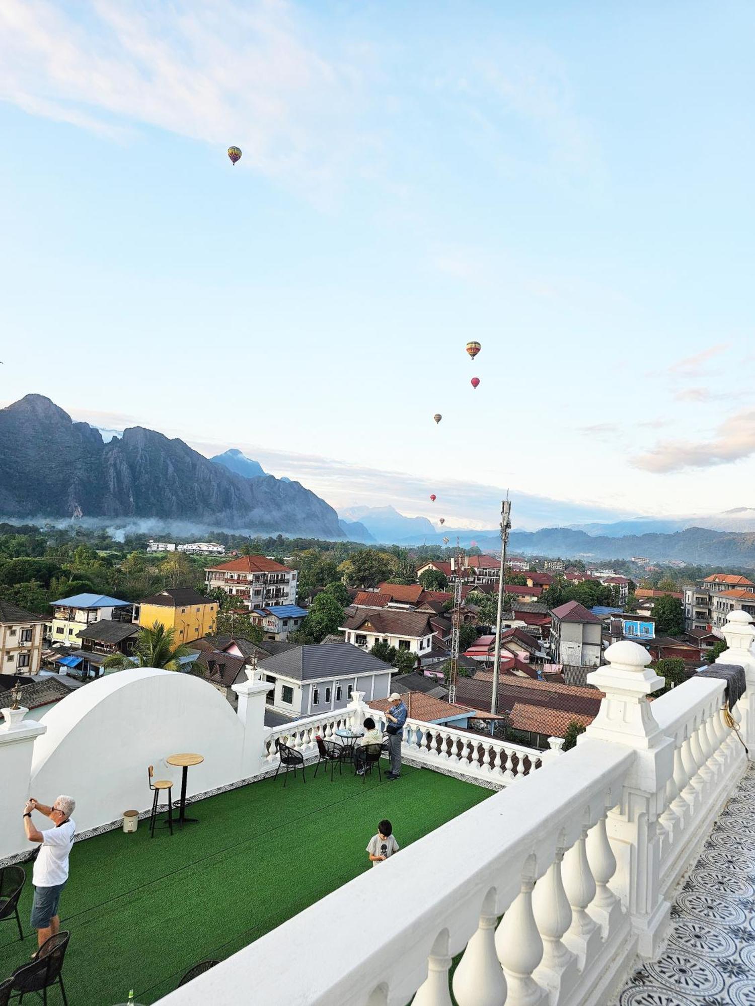 Sky Hotel Vang Vieng Εξωτερικό φωτογραφία