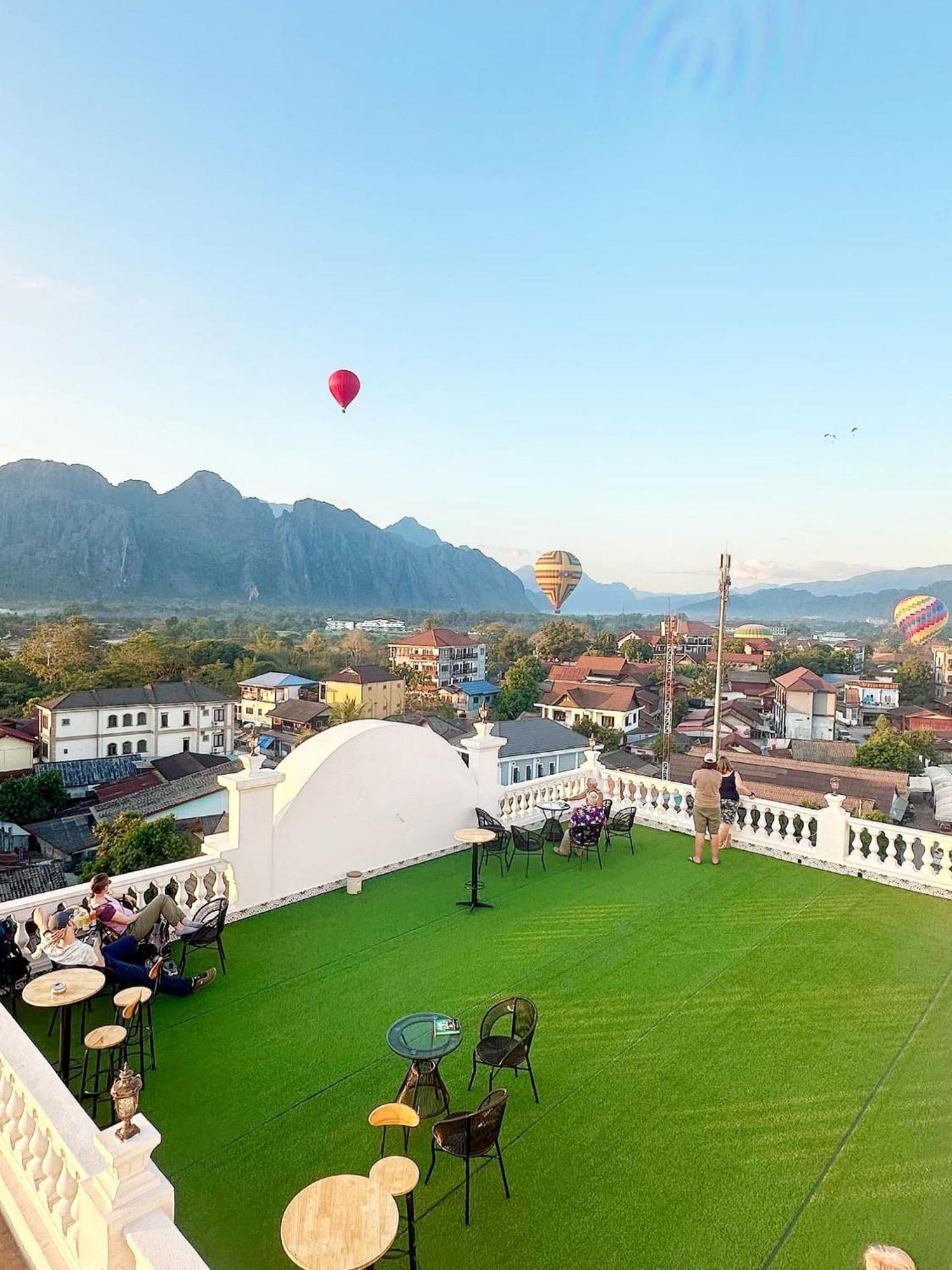 Sky Hotel Vang Vieng Εξωτερικό φωτογραφία